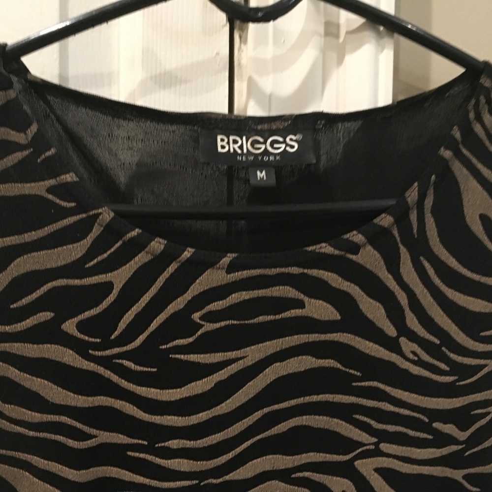 Briggs M Sleeves, black and gold pattern shirt